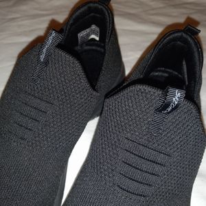 Sketchers Slip On Stretch. Women's Size: 7.5 Color: Black